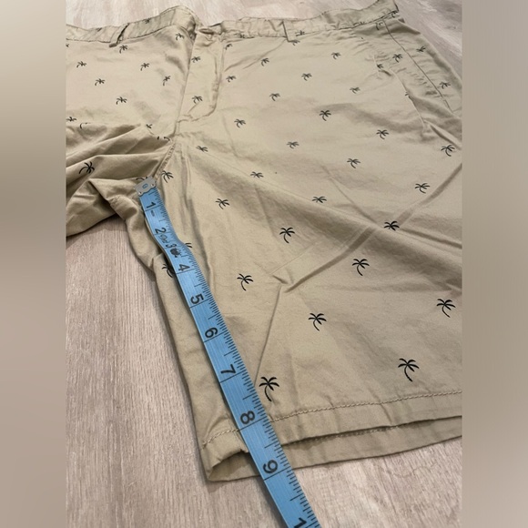 Men’s H&M Relaxed Chino Shorts - Picture 4 of 7